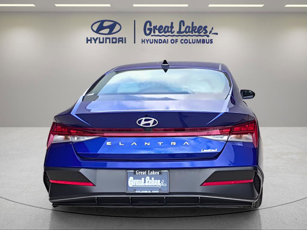 Certified 2025 Hyundai Elantra Limited FWD image 5