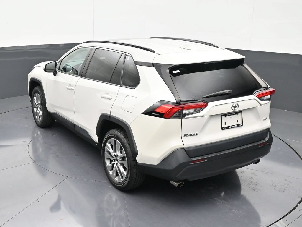 Used 2022 Toyota RAV4 XLE Premium FWD image 15