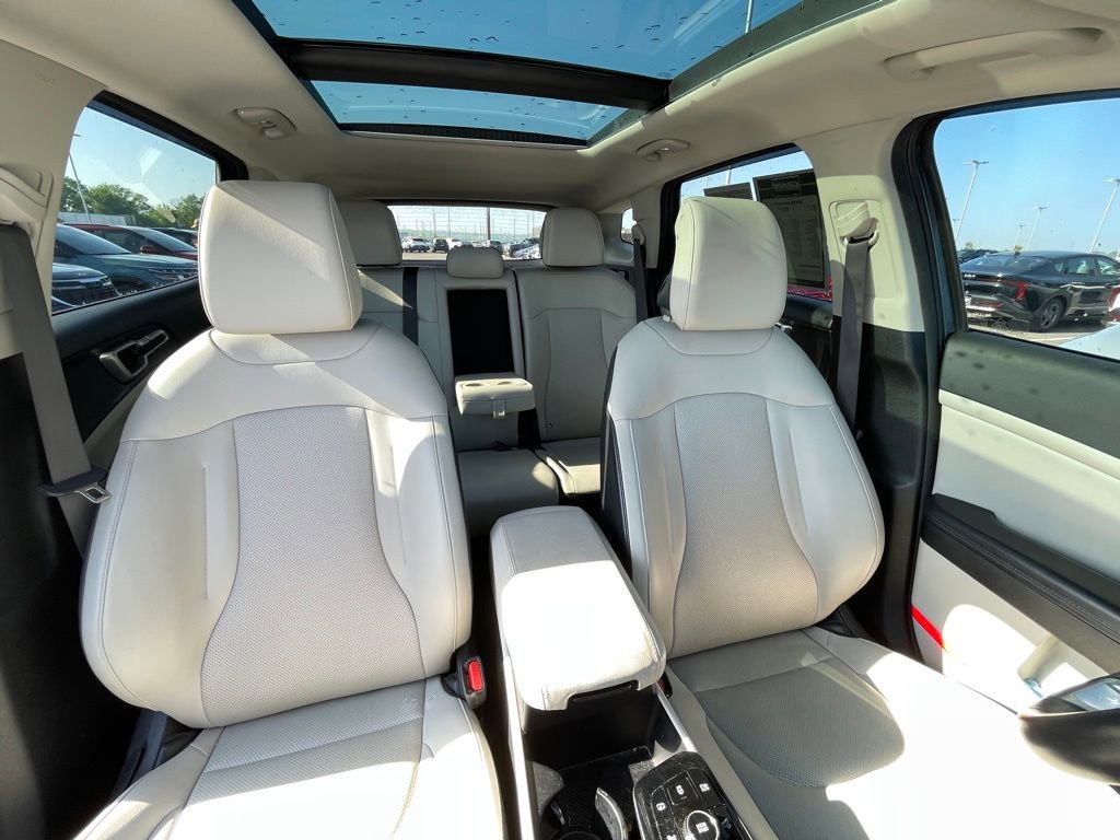 Used 2025 Kia Sportage EX w/ Premium Package image 27