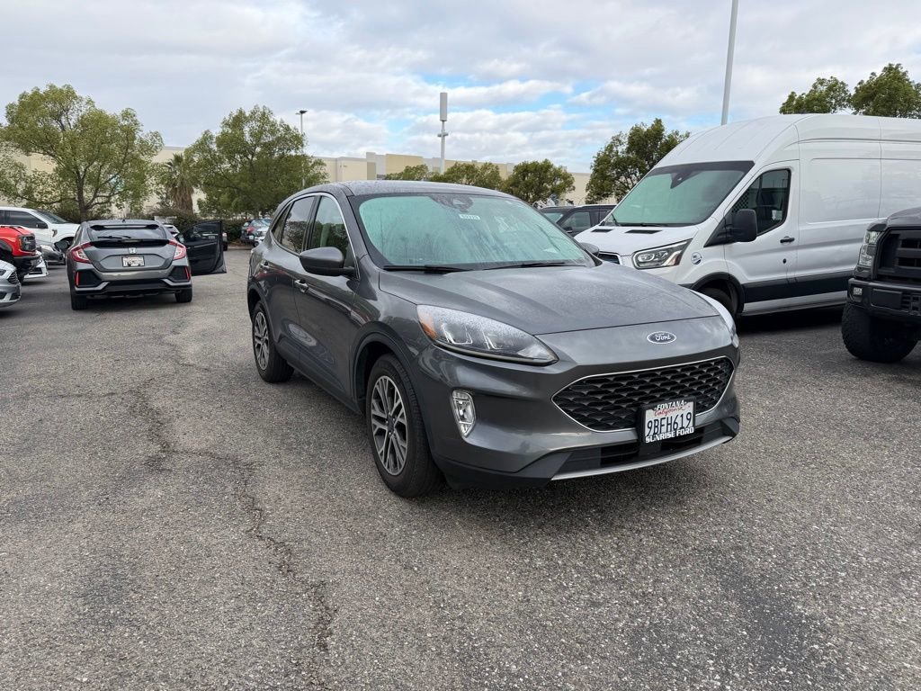 Used 2022 Ford Escape SEL w/ Technology Package image 2