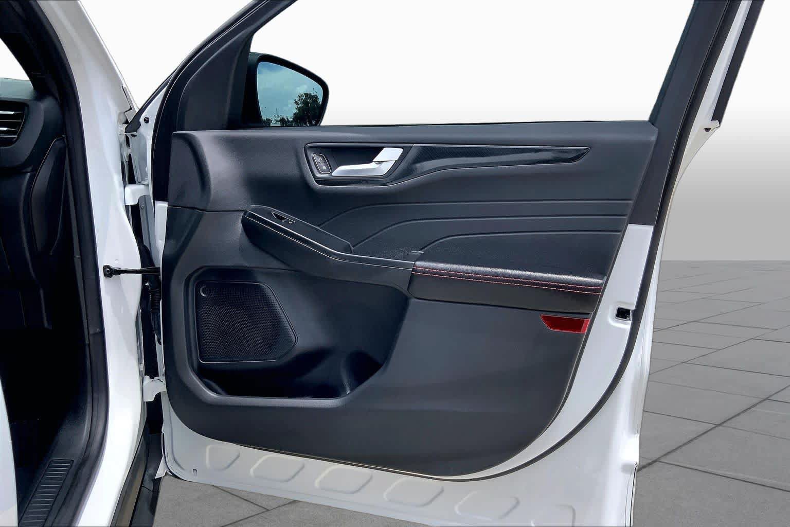 Used 2023 Ford Escape ST-Line w/ Tech Pack #1 FWD image 21