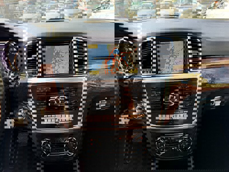 Used 2012 Mercedes-Benz ML 550 4MATIC image 19