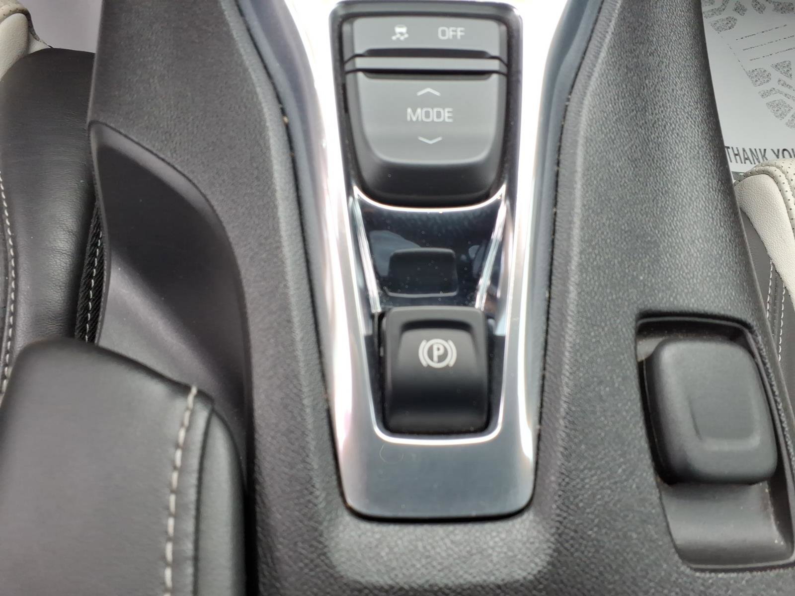 Used 2017 Chevrolet Camaro LT RWD image 28