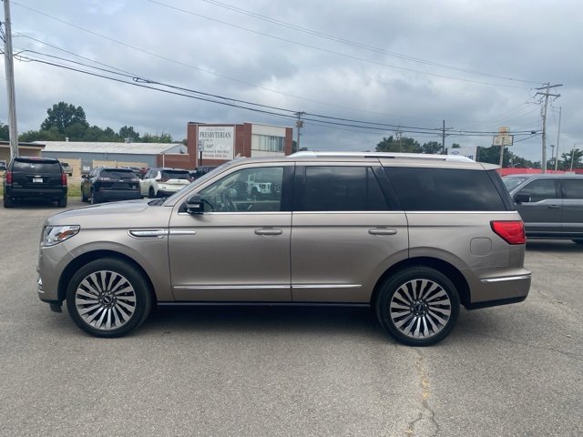 Used 2020 Lincoln Navigator Reserve w/ Luxury Package image 3