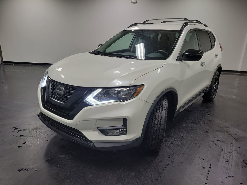 Used 2018 Nissan Rogue SV w/ Premium Package image 5