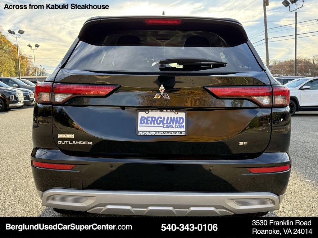 Used 2024 Mitsubishi Outlander SE image 5