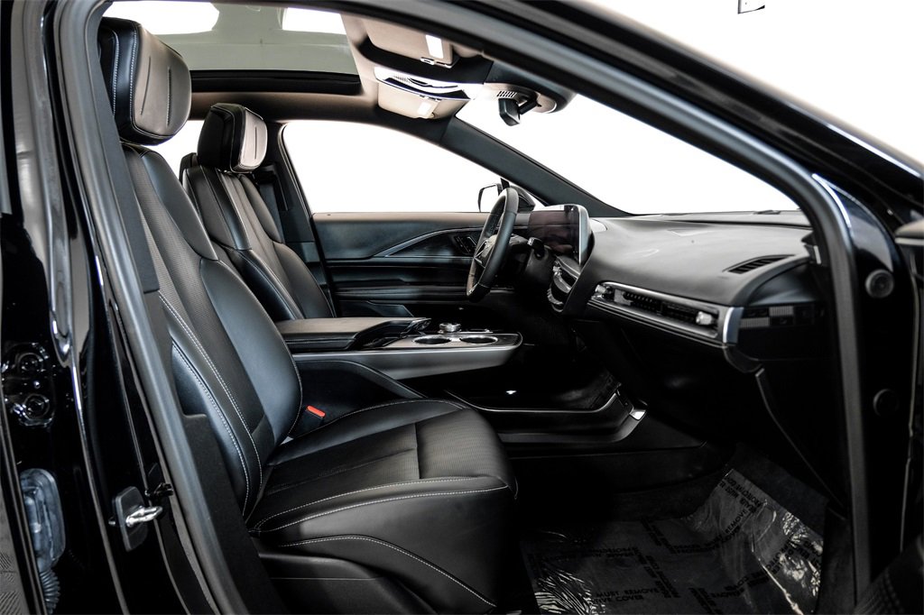 Used 2024 Cadillac Lyriq Luxury w/ LPO, Floor Liner Package image 32