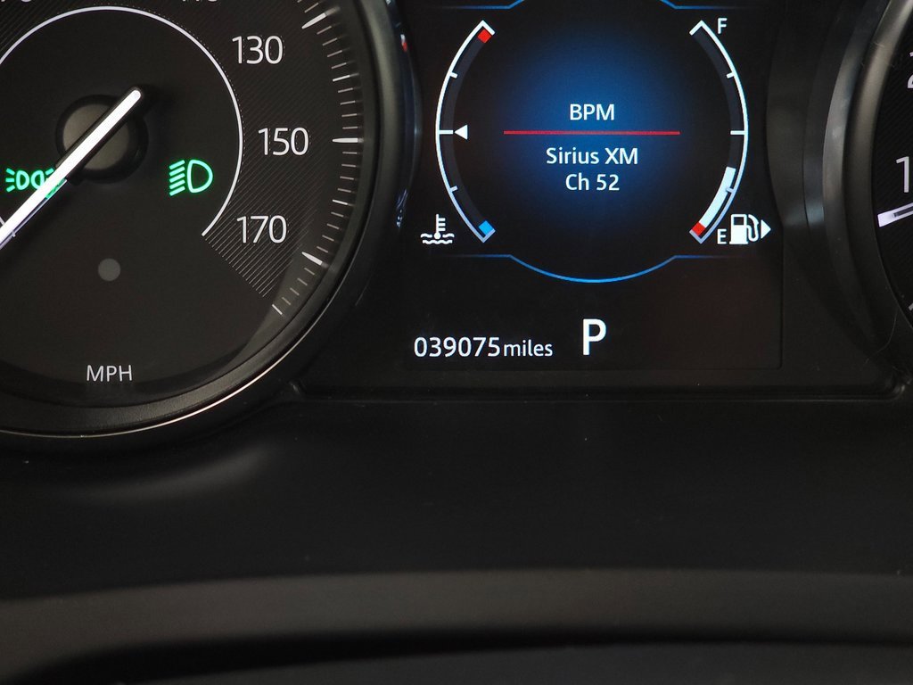 Used 2020 Jaguar E-PACE Base image 22