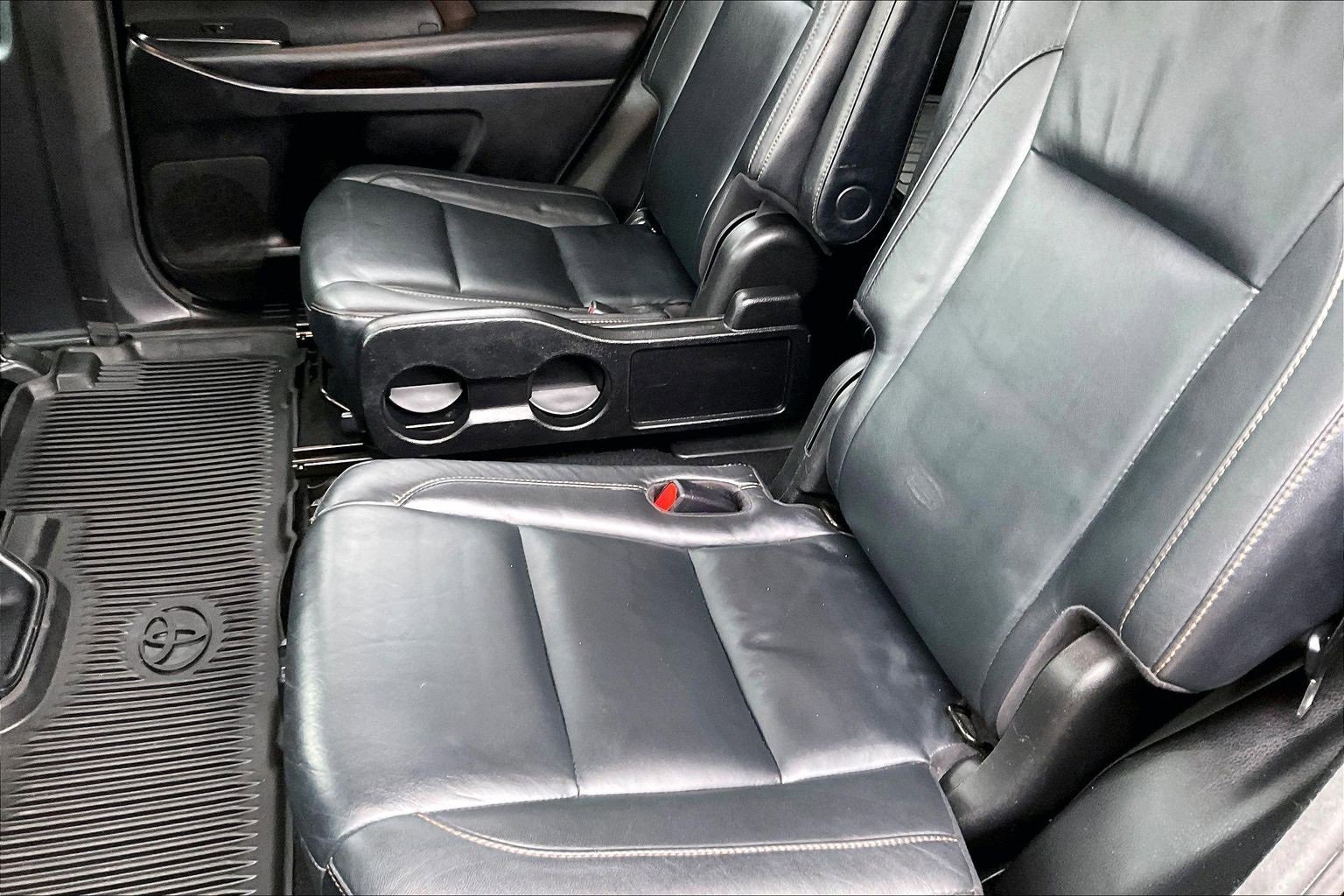 Used 2018 Toyota Highlander XLE image 17