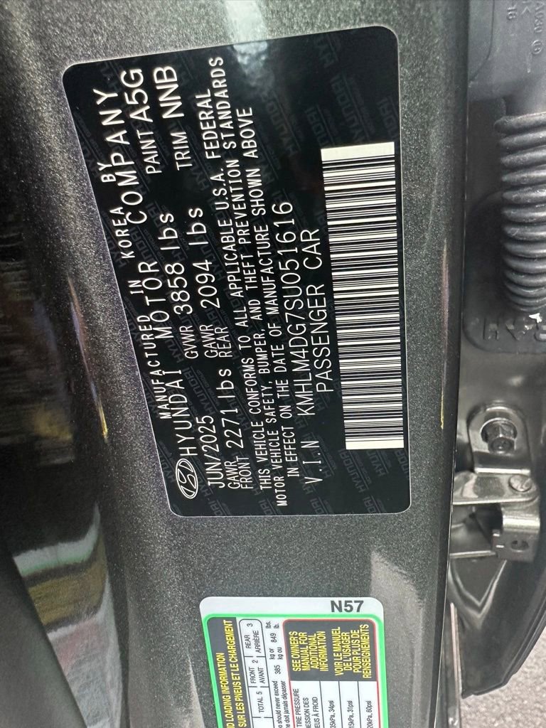 Used 2025 Hyundai Elantra Sport image 32