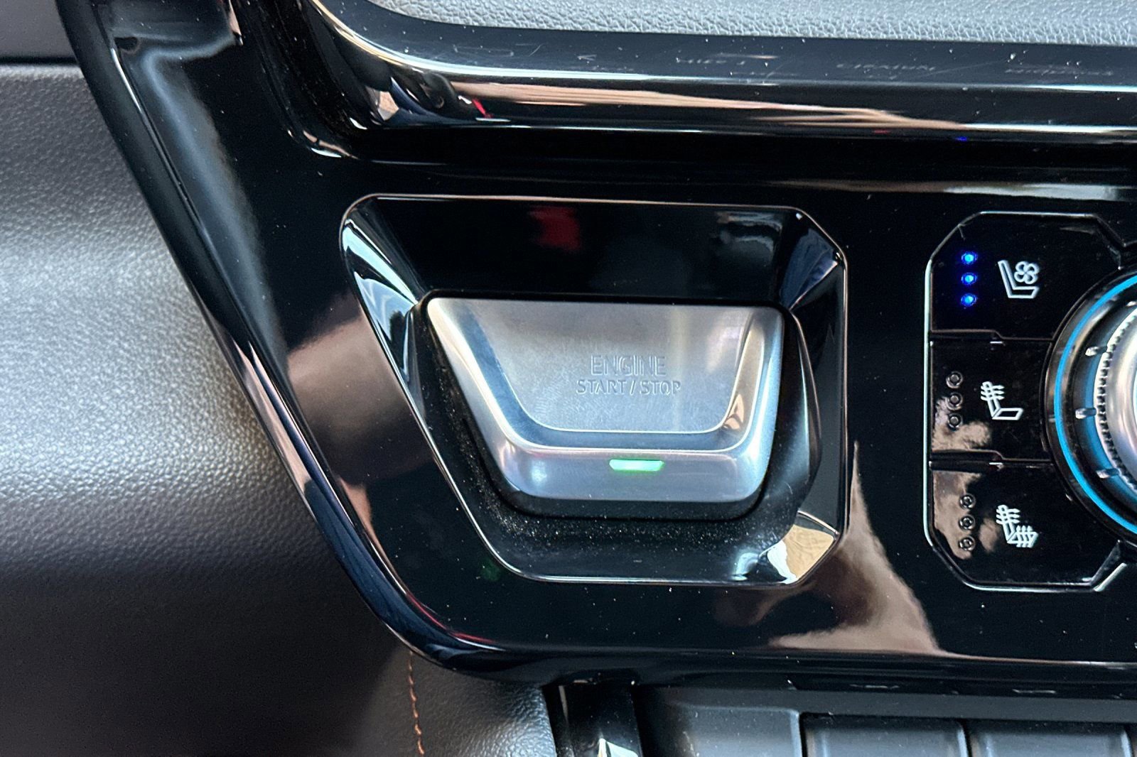 Certified 2025 GMC Sierra 1500 AT4 image 22