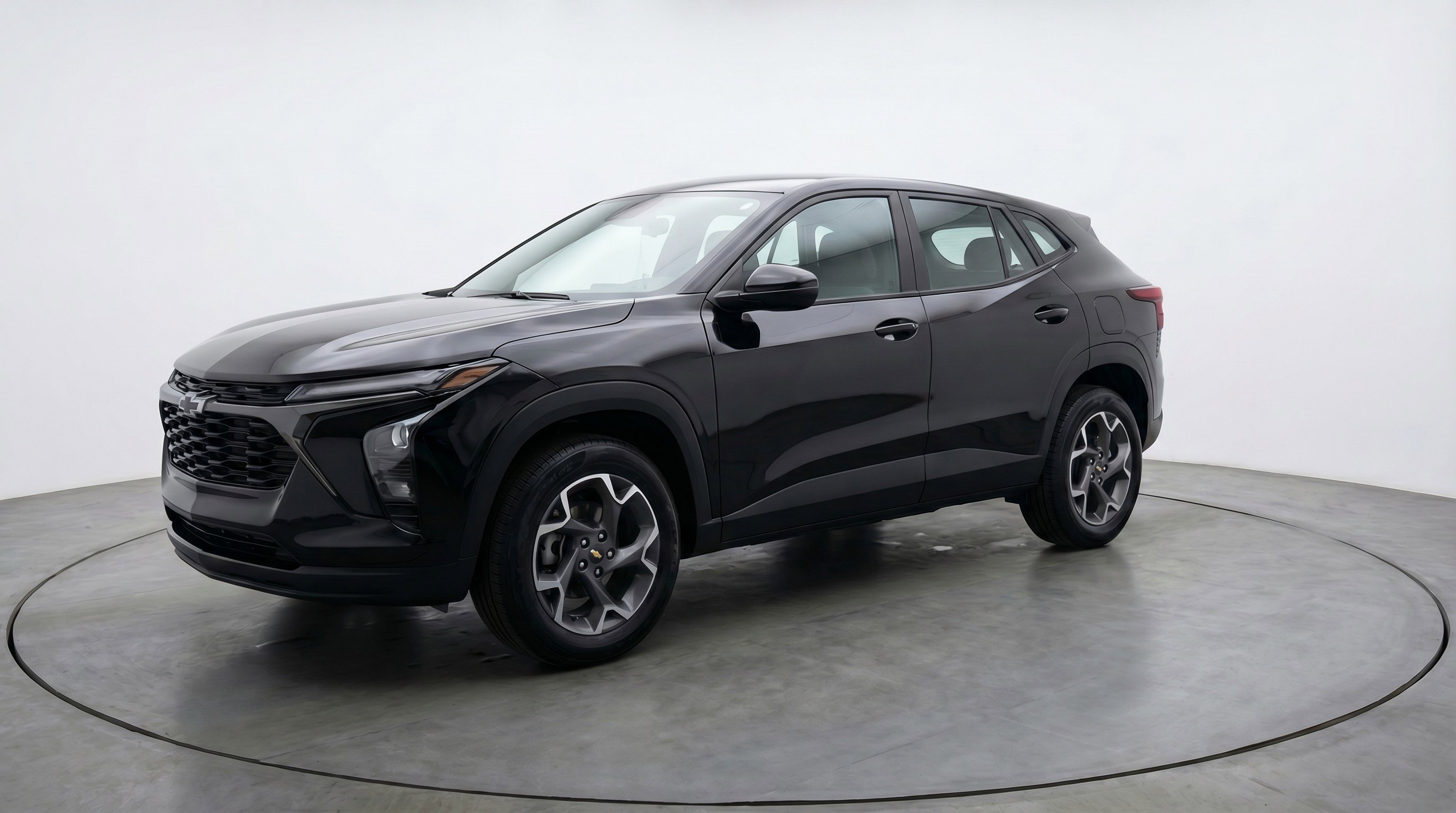 Used 2025 Chevrolet Trax LT FWD image 3