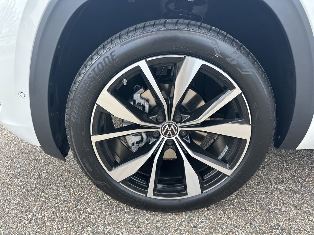 New 2026 Volkswagen Atlas Cross Sport SEL Premium R-Line image 26