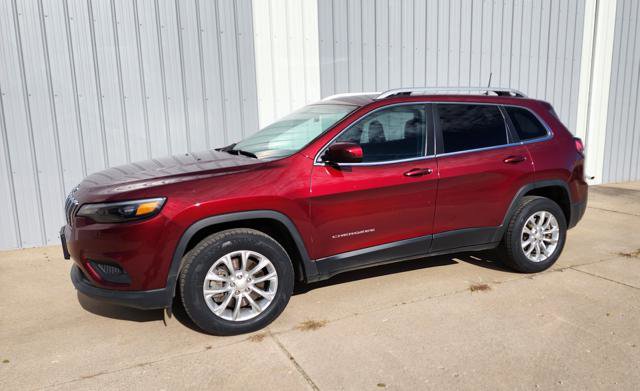 Used 2019 Jeep Cherokee Latitude w/ Cold Weather Group image 3