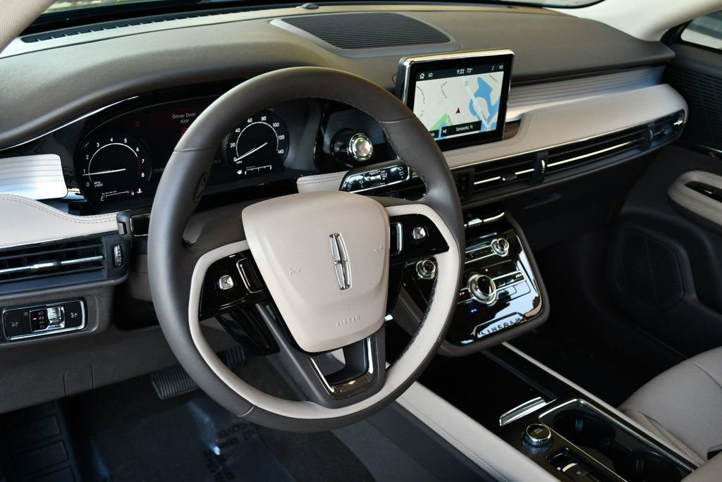 Used 2022 Lincoln Corsair AWD w/ Equipment Group 101A image 13