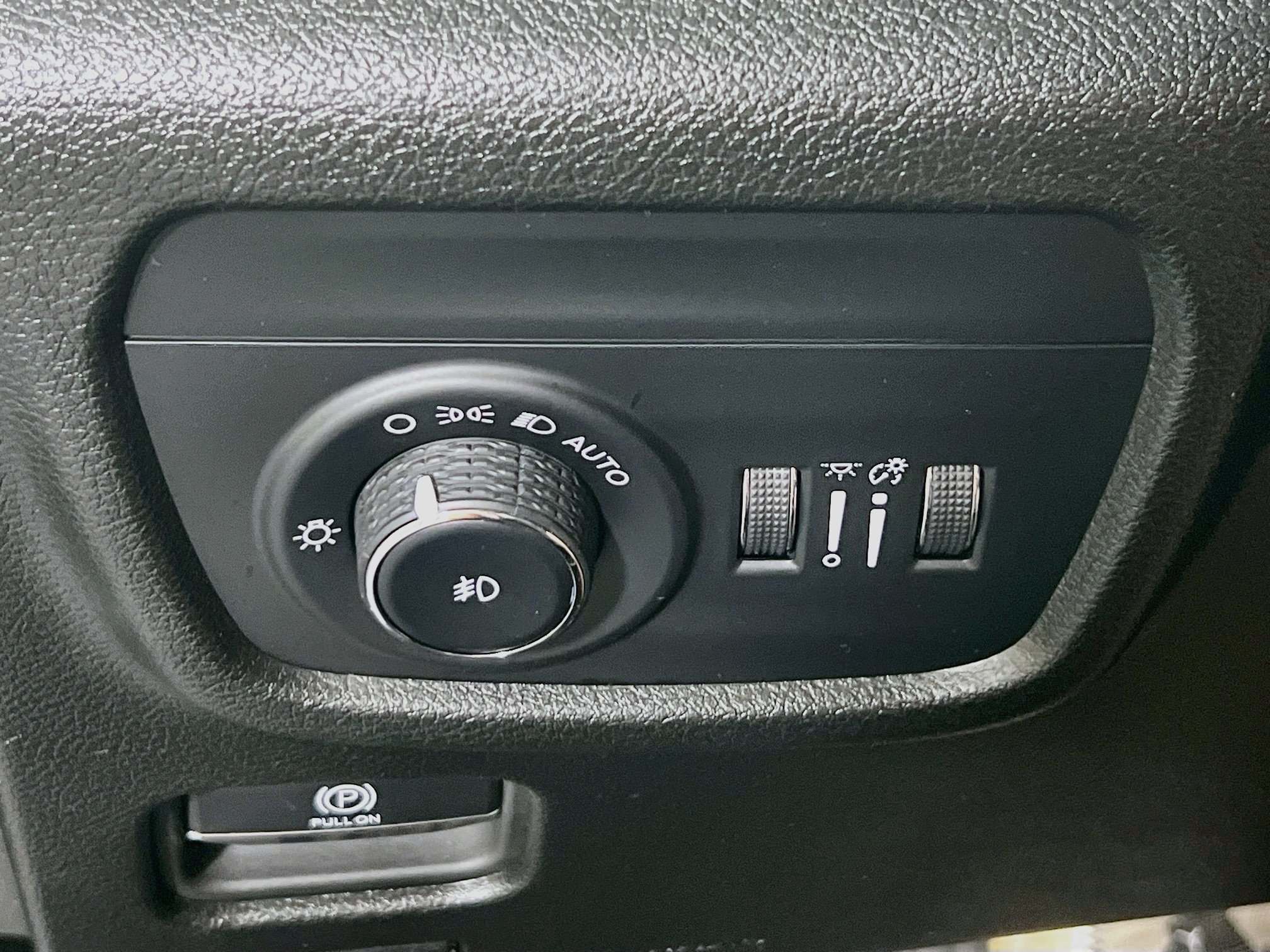 Used 2024 Jeep Grand Cherokee L Limited AWD/4WD image 10