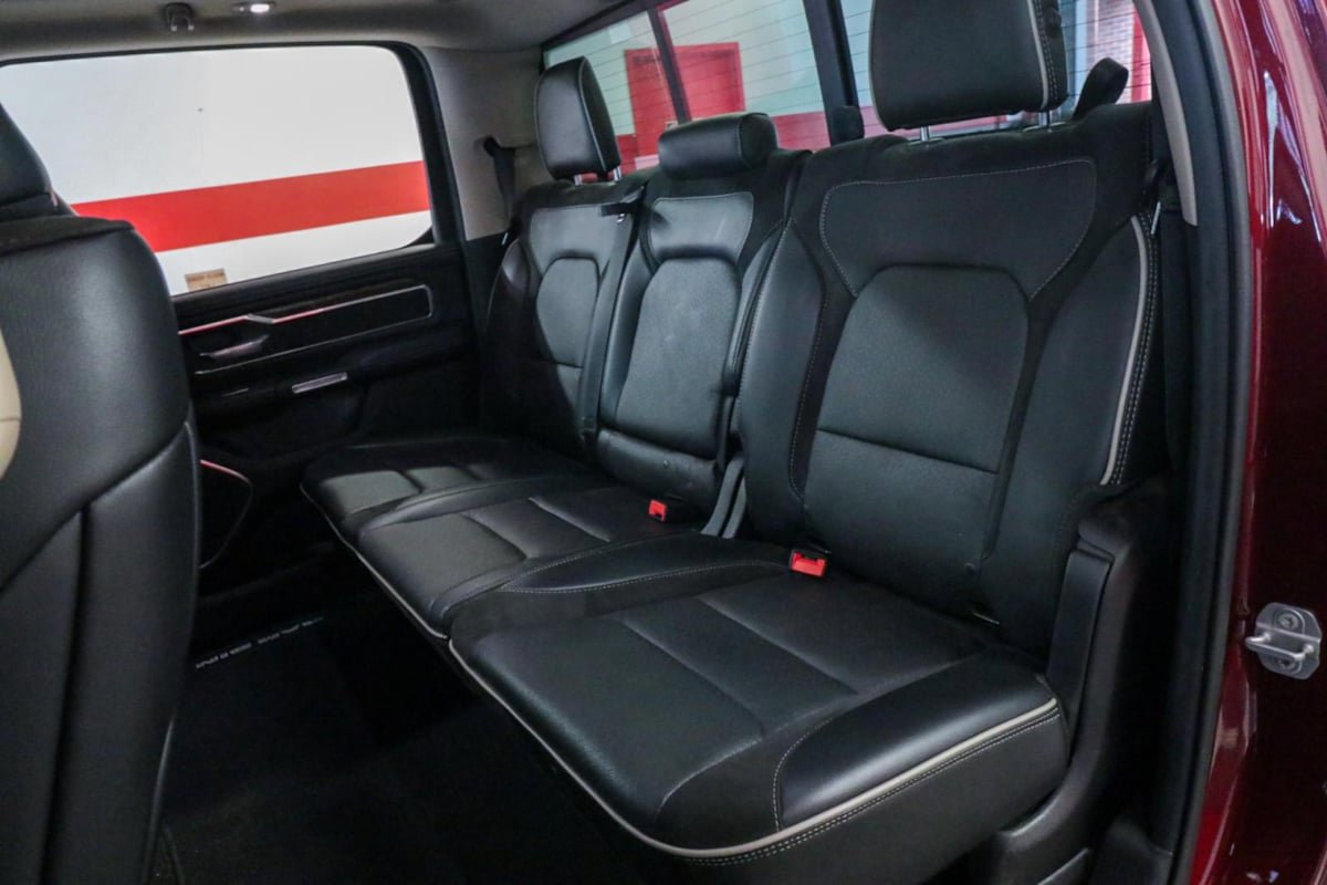 Used 2019 RAM 1500 Laramie AWD/4WD image 13