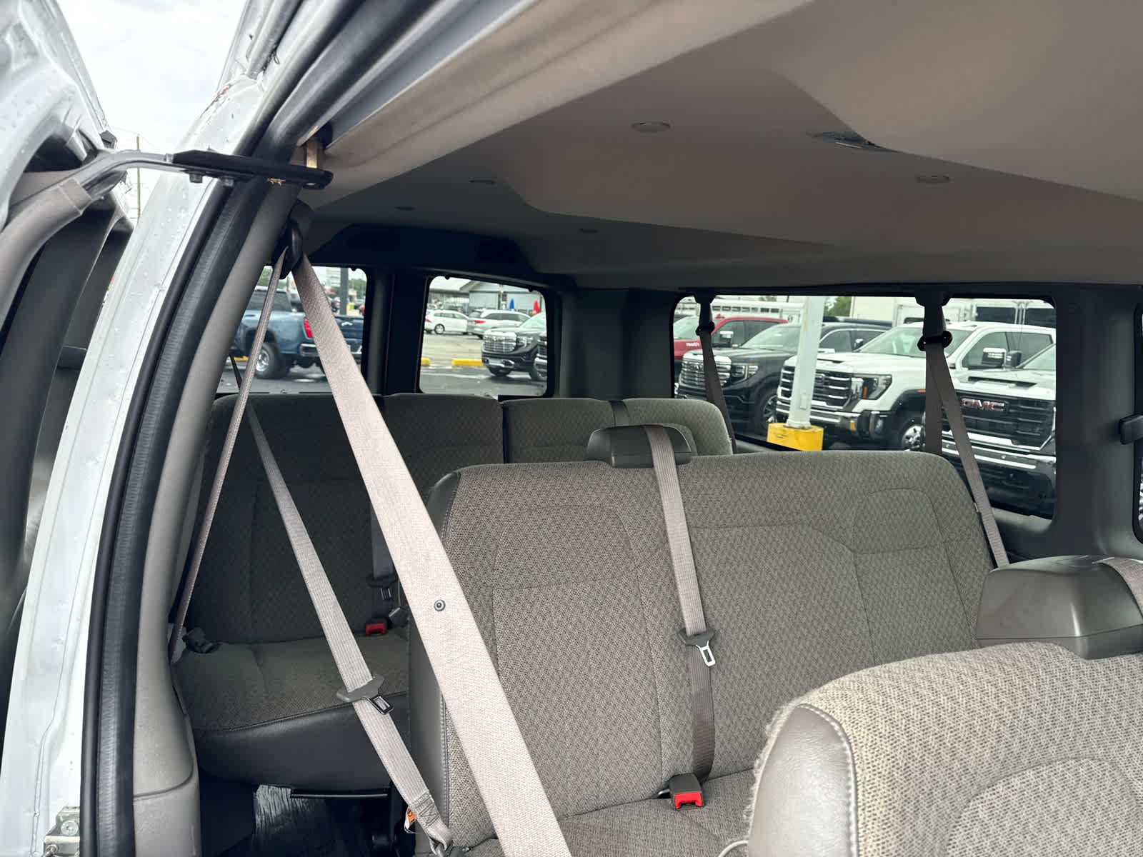Certified 2025 Chevrolet Express 3500 LT w/ LT Preferred Equipment Group RWD image 20