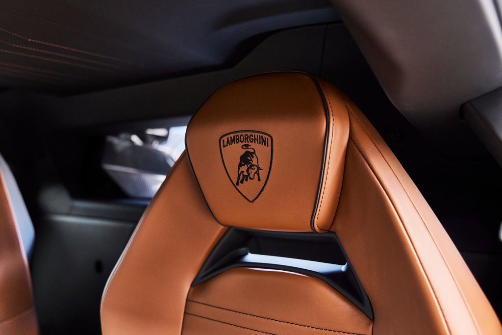 Used 2025 Lamborghini Revuelto AWD/4WD image 53