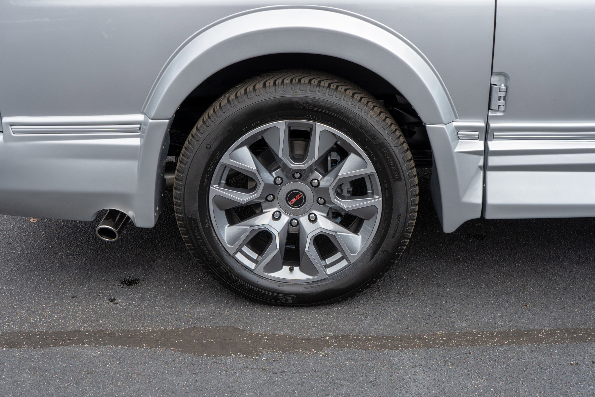 New 2026 GMC Savana 2500 w/ Driver Convenience Package image 9