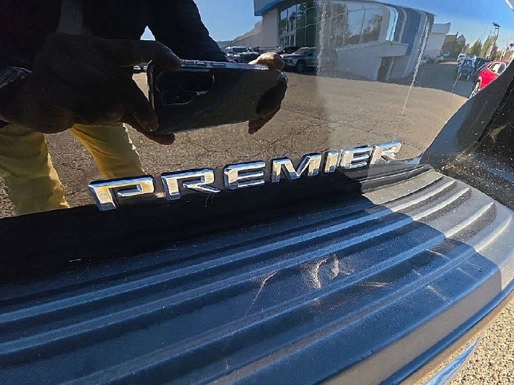 Used 2023 Chevrolet Tahoe Premier AWD/4WD image 37