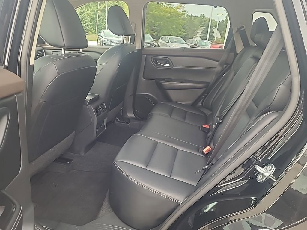 Used 2023 Nissan Rogue SL w/ SL Premium Package image 20