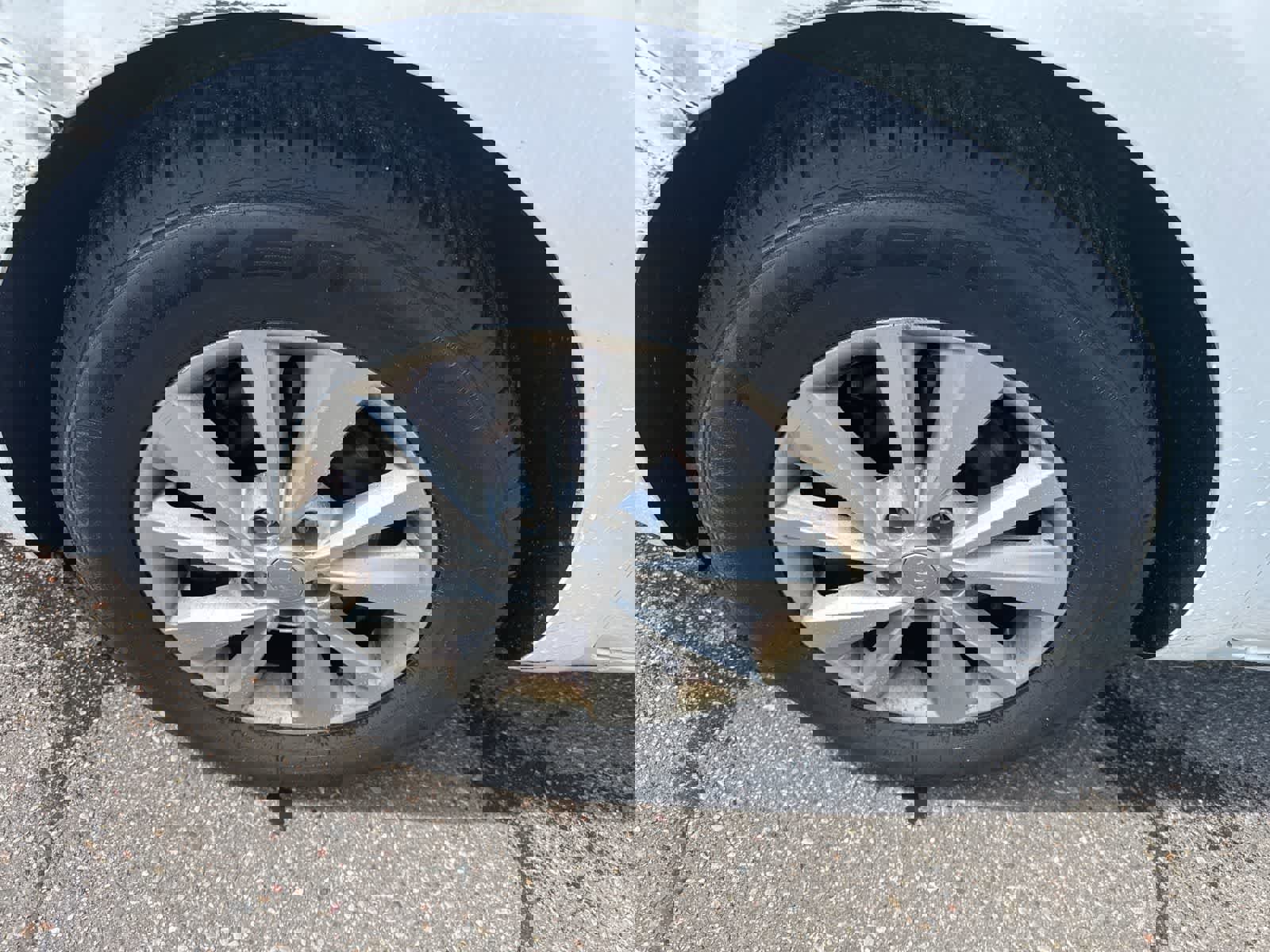 Used 2015 Kia Sedona LX image 9