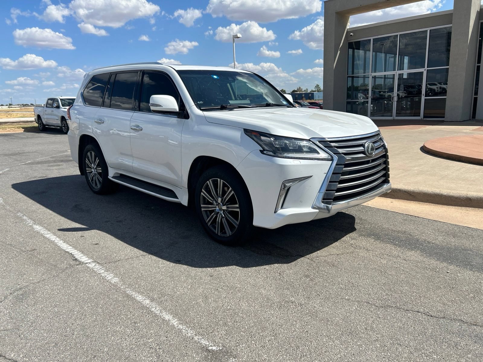 Used 2017 Lexus LX 570 4WD w/ Luxury Package image 3