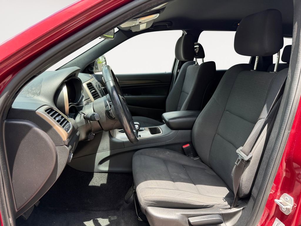 Used 2015 Jeep Grand Cherokee Laredo AWD/4WD image 11