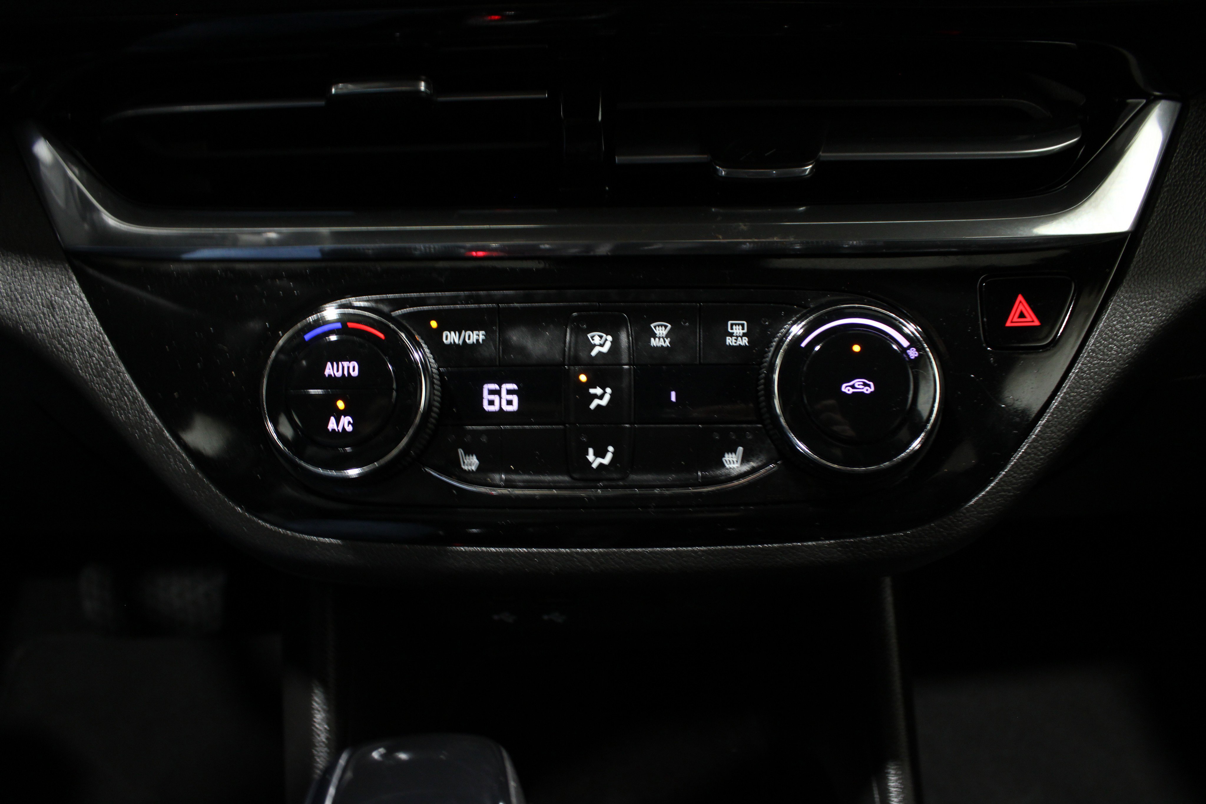 Used 2024 Buick Envista Sport Touring w/ Convenience I Package image 21