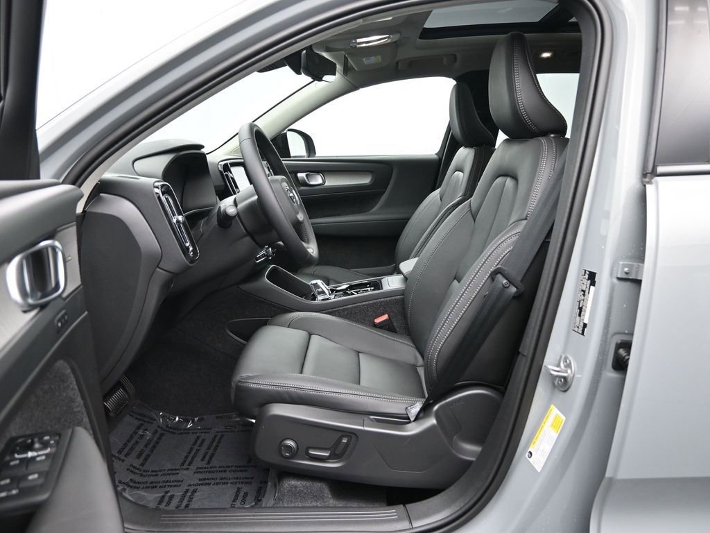 New 2025 Volvo XC40 B5 Ultra w/ Climate Package AWD/4WD image 23
