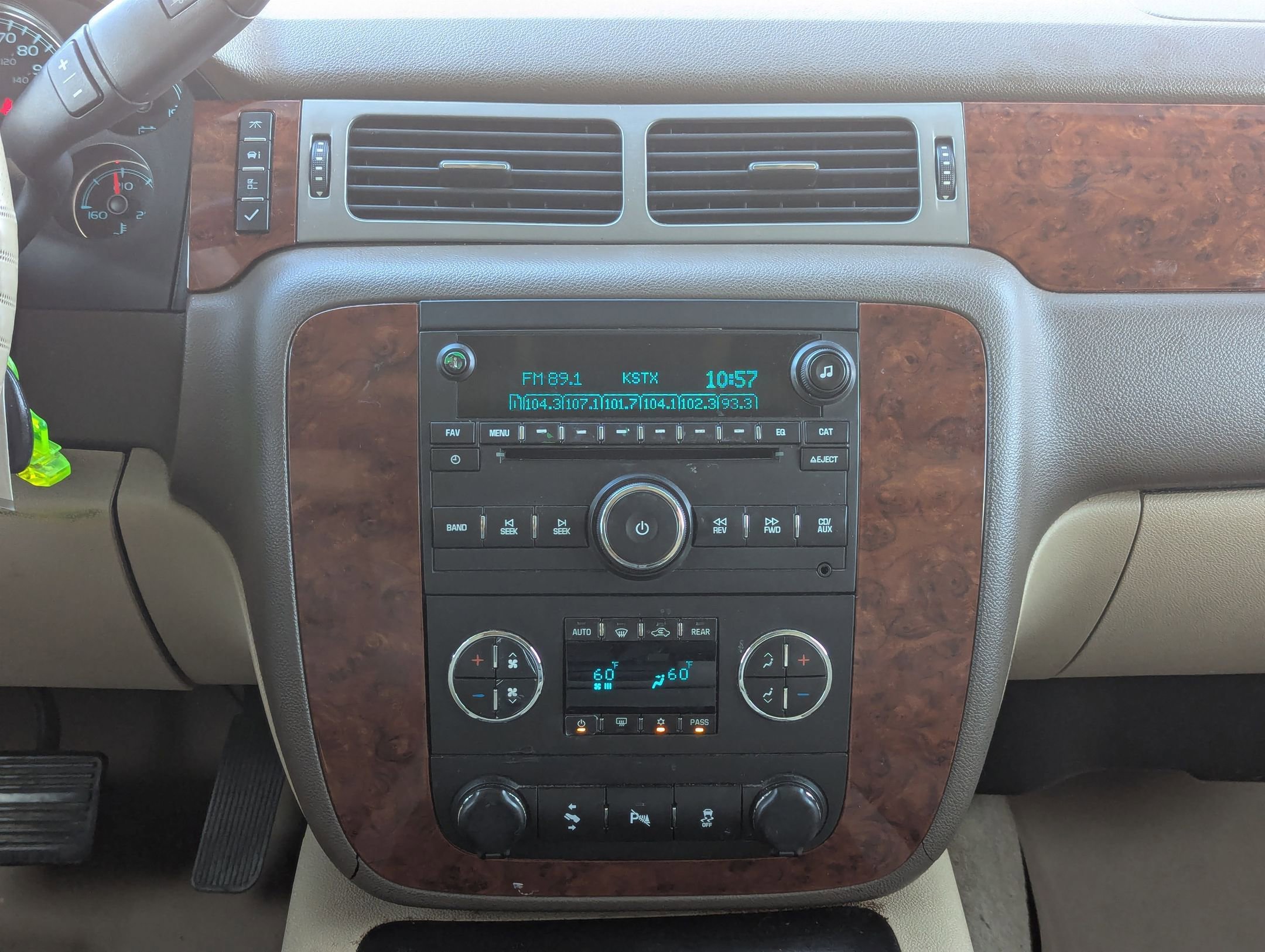 Used 2013 Chevrolet Tahoe LT w/ Luxury Package image 18