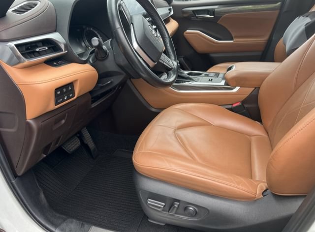 Used 2022 Toyota Highlander Platinum AWD/4WD image 8