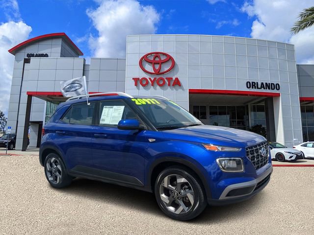 Used 2025 Hyundai Venue SEL FWD image 1