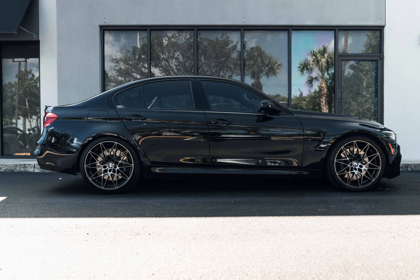 Used 2018 BMW M3 CS RWD image 3