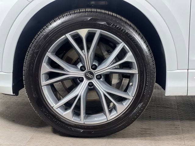 Certified 2025 Audi Q8 Premium Plus w/ Premium Plus Package AWD/4WD image 5