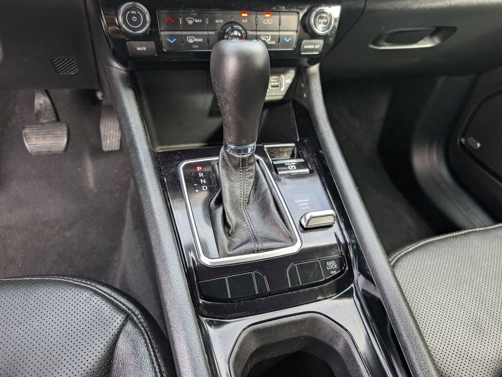 Used 2024 Jeep Compass Limited w/ High Altitude Package image 18