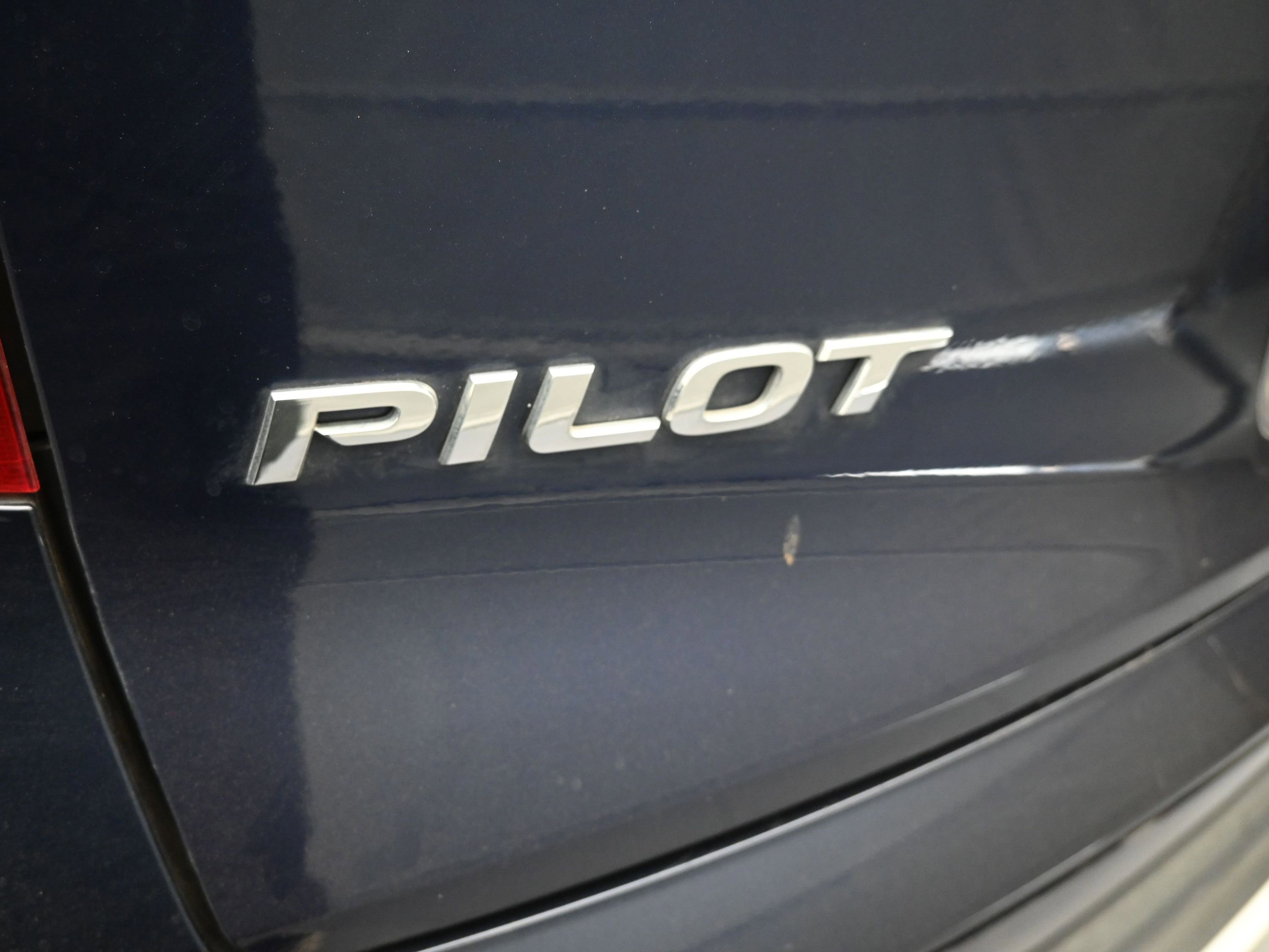 Used 2019 Honda Pilot Touring image 11