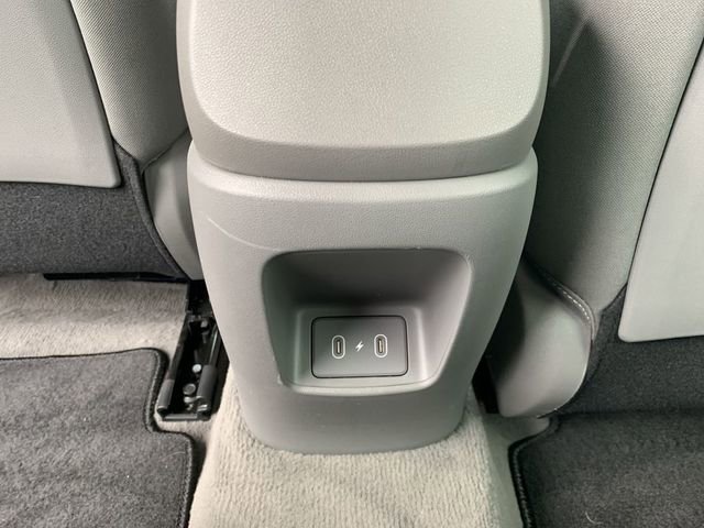 Used 2024 Hyundai Elantra SEL image 31