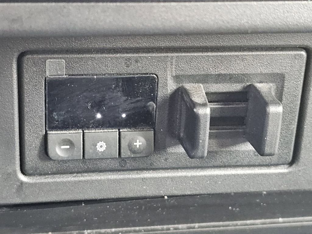 Used 2017 Nissan Titan Platinum Reserve image 33