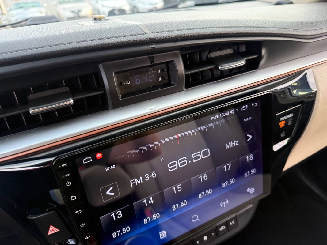 Used 2014 Toyota Corolla LE FWD image 65
