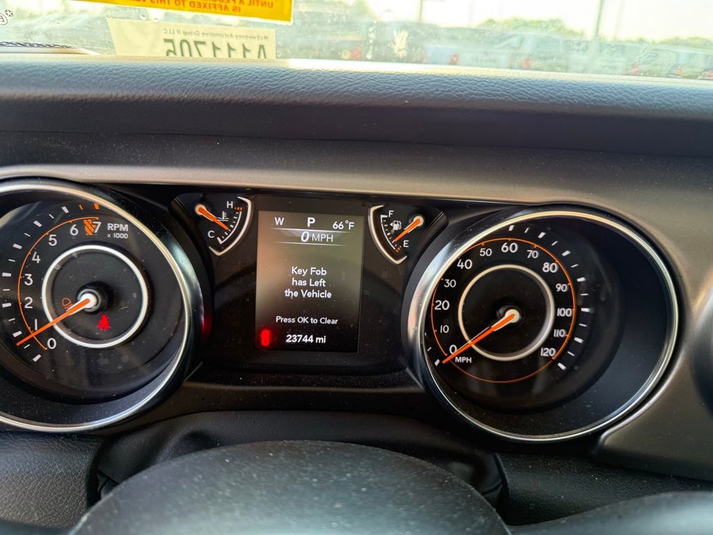 Used 2022 Jeep Gladiator Sport image 13