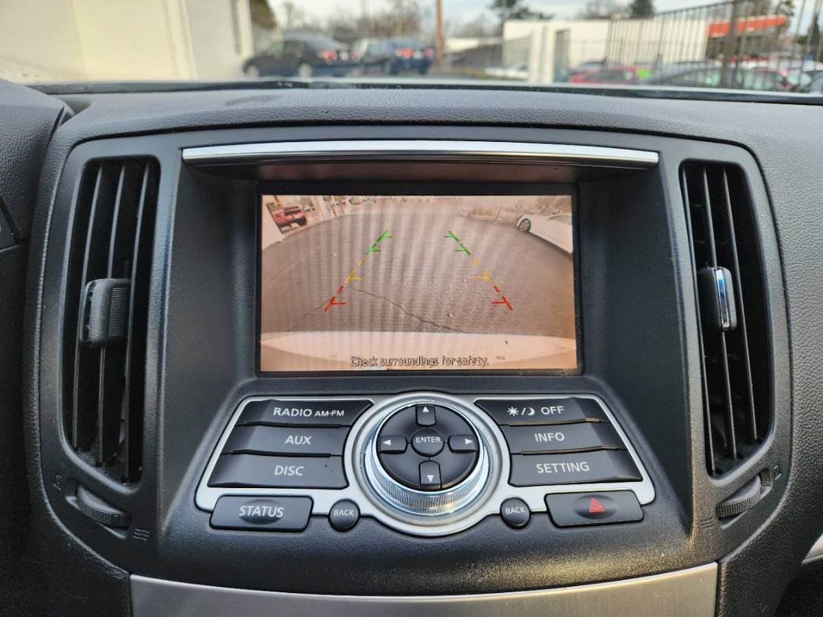 Used 2011 INFINITI G37 Journey w/ Premium Pkg image 18