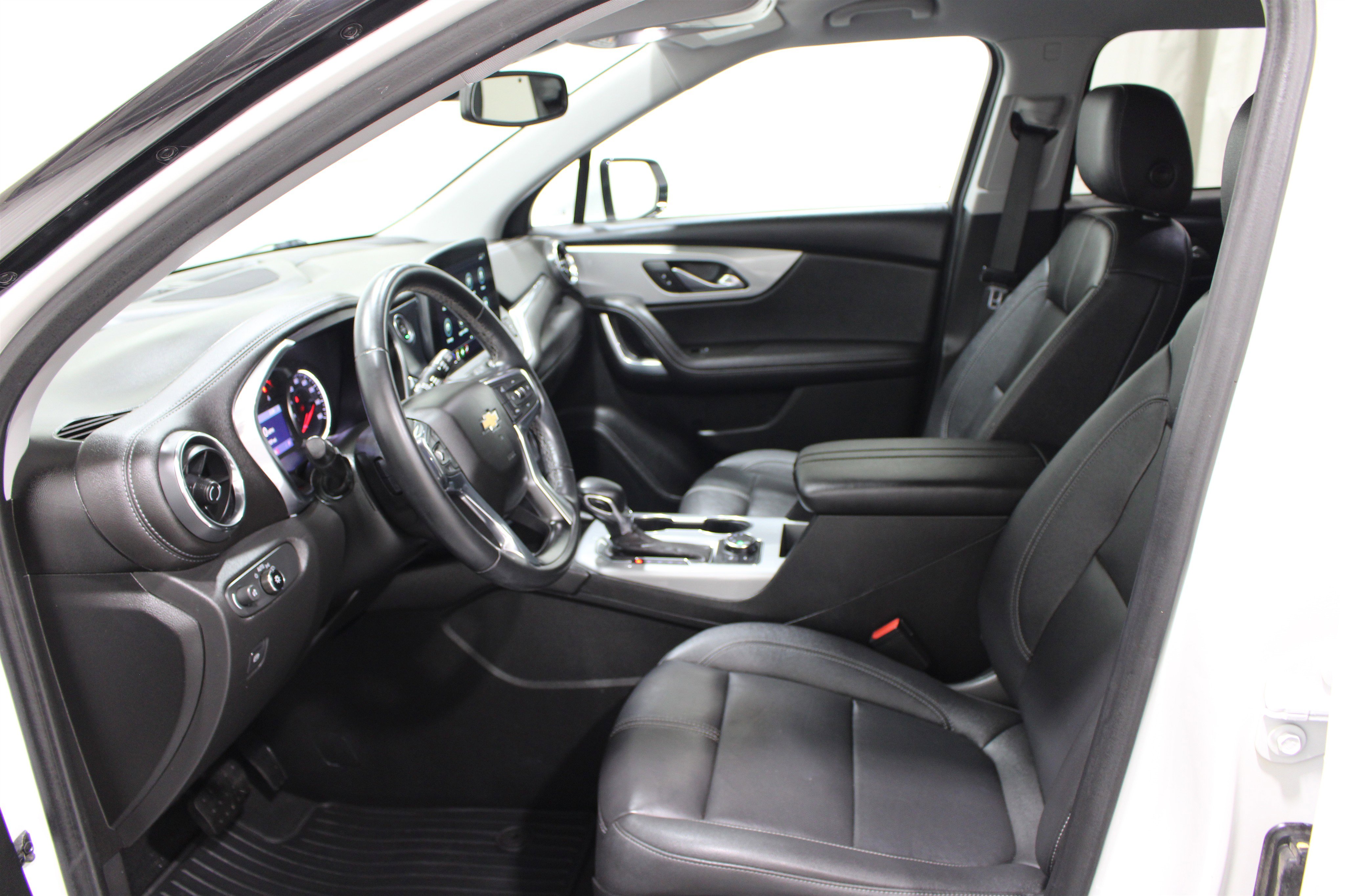 Used 2023 Chevrolet Blazer LT AWD/4WD image 3
