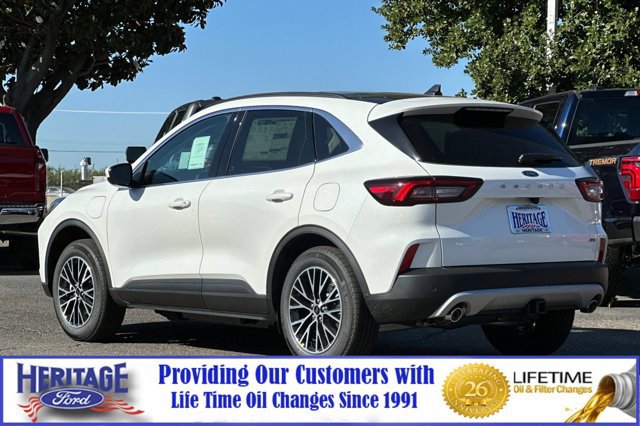 New 2025 Ford Escape SE w/ Class II Trailer Tow Package image 6