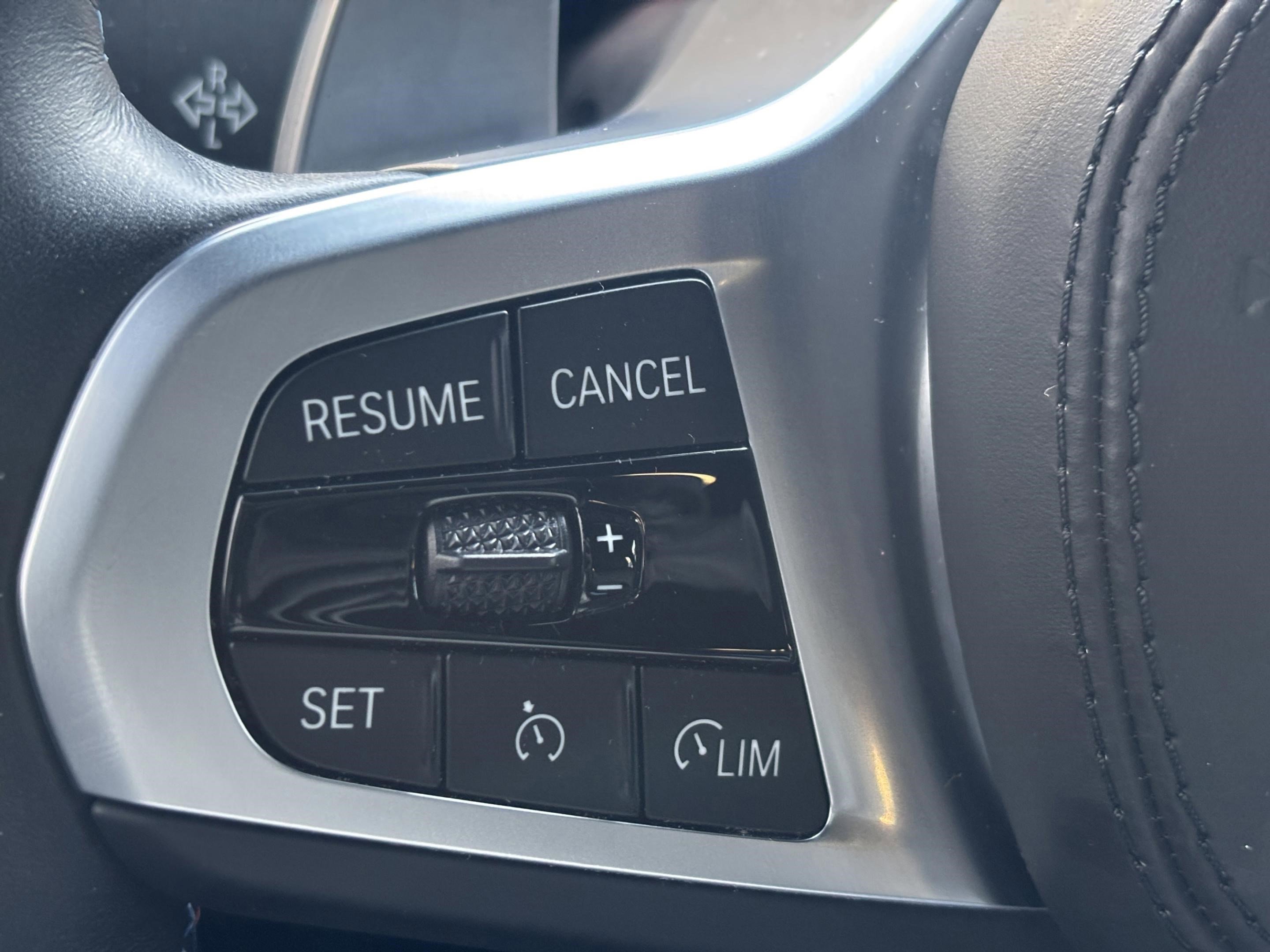 Used 2024 BMW X4 M40i w/ Premium Package image 11