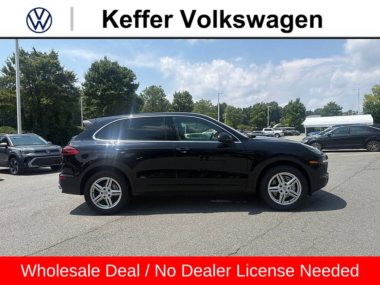 Used 2017 Porsche Cayenne S AWD/4WD image 6