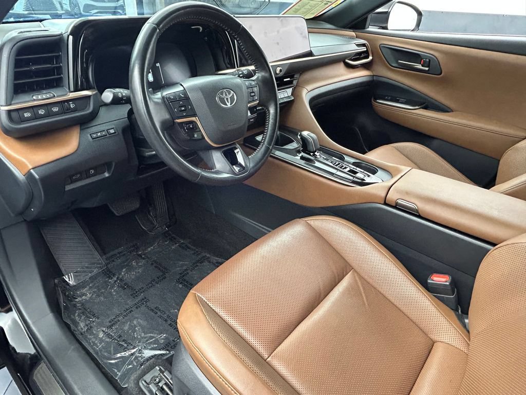 Used 2025 Toyota Crown Signia AWD/4WD image 16
