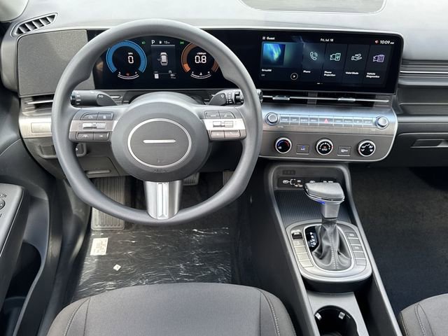 Certified 2025 Hyundai Kona SE image 15