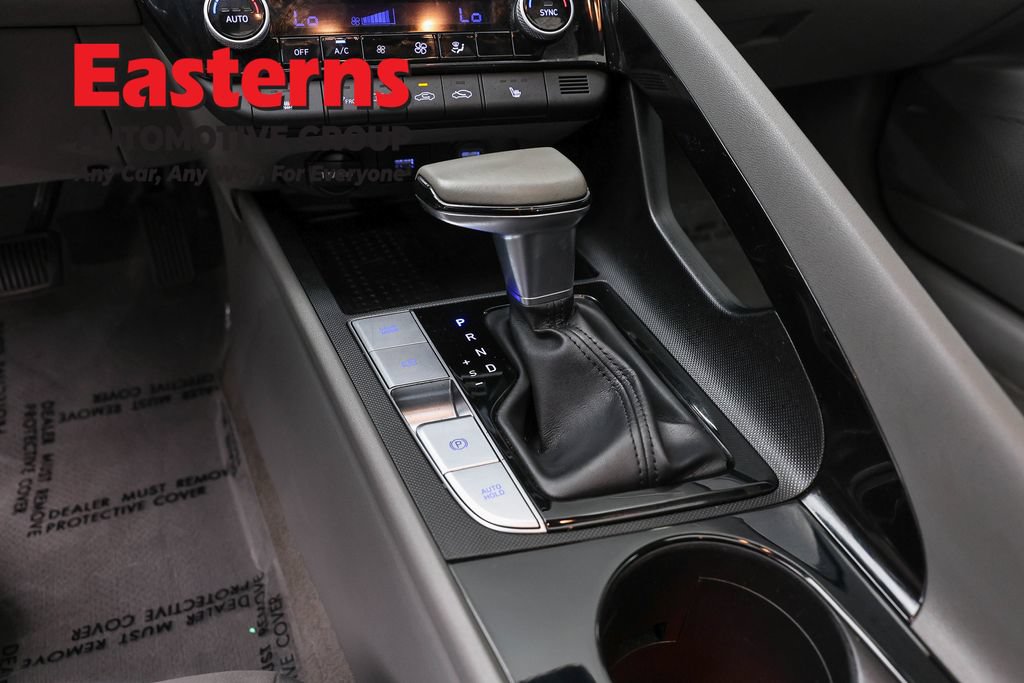 Used 2022 Hyundai Elantra SEL w/ Convenience + Premium Package FWD image 13
